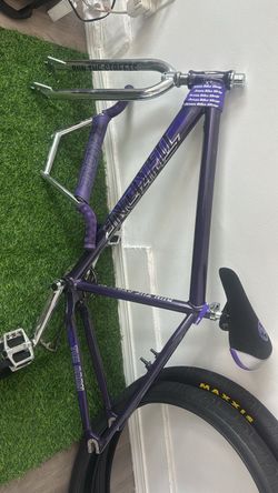 purple shadow throne chrome out(NOT PARTING OUT)
