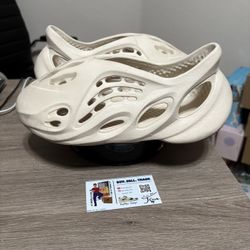 Size 8 - Adidas Yeezy Foam RNNR Runner Sand Ararat White 