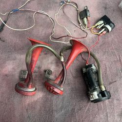 Used Air Horn assembly: for parts, 