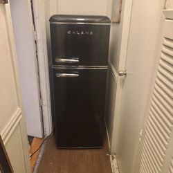 Galanz Refrigerator.