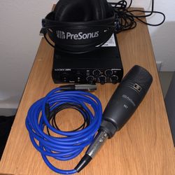 Mic / Headphones