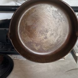 Cast iron skillet