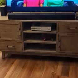 TV Stand 