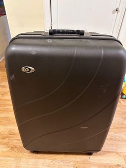 28 In hardside Suitcase