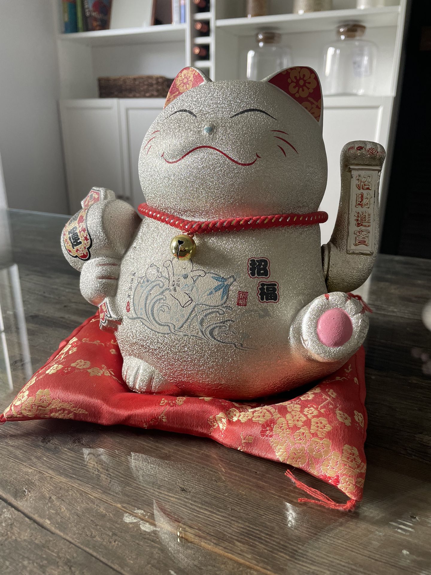 Maneki Neko Beckoning / Lucky Fortune Cat
