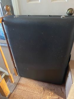 Black massage bed