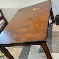 Dining room Table