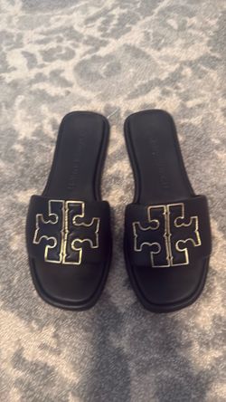 Tory Burch size 7 1/2
