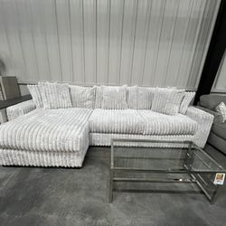 Giant 2pc Sectional
