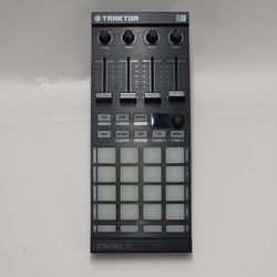 Traktor Kontrol F1 DJ Controller