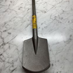 Dewalt 4-1/2 in. Clay Spade SDS-Max Shank