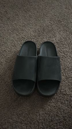 Nike Calm Slides
