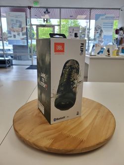 JBL - FLIP 6 Portable Waterproof Speaker (Brand New) Camo