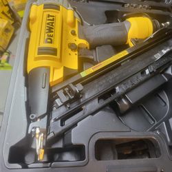 Dewalt Finish Nailer 15 Gague New Open Box 