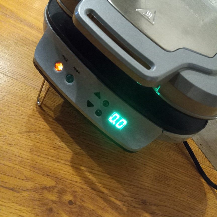 Hamilton Beach Dual Breakfast Sandwich Maker for Sale in Bellflower, CA -  OfferUp