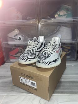 Adidas Yeezy Boost 350 V2 Zebra - Size:8.5 M