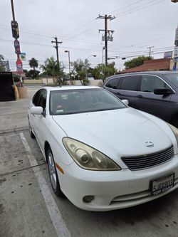 2005 Lexus ES330 – Clean Title – 118,000 Miles