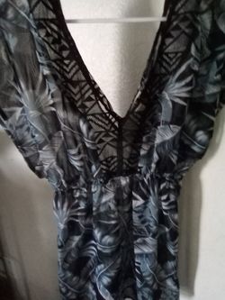 Woman's Beach Cover Dress Size Medium 