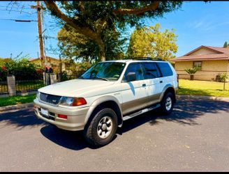 1999 Mitsubishi Montero sport