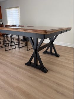 Counter Height Solid Wood Extendable Dinning Room Table