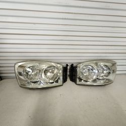 2006 , 2007 , 2008 Dodge Ram Headlights 