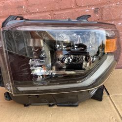 Left Headlight Toyota Tundra TRD LED 2019-21
