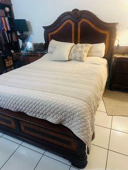 Traditional Dark Wood Queen Bed Frame