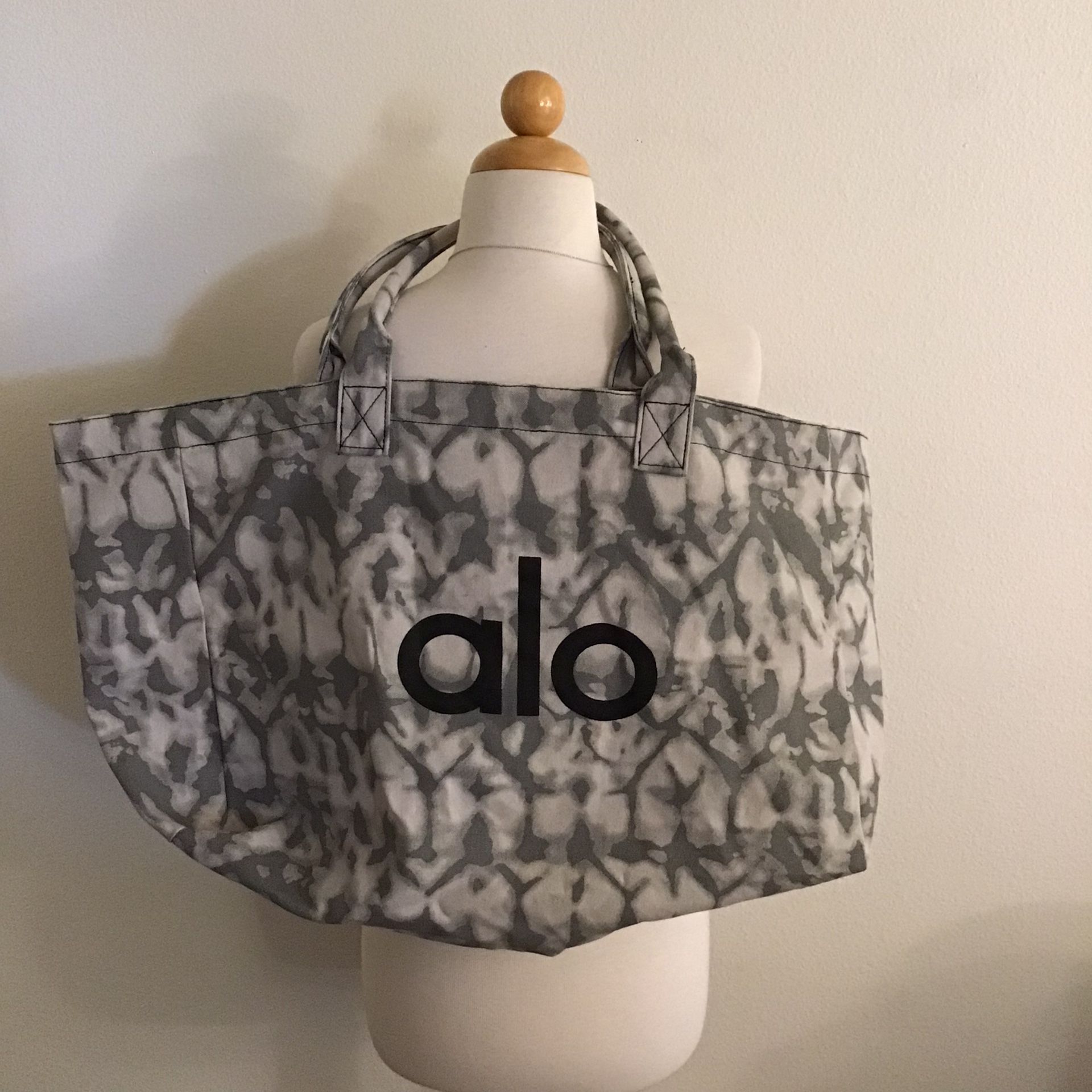 ALO TOTE BAG