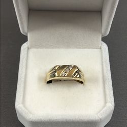 Men’s 14K Yellow Gold Ring With Diamonds Size 8