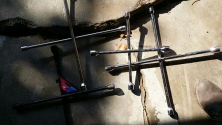 Lug wrenches for the low