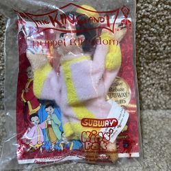 1999 KING AND I PRINCESS YING FINGER PUPPET SUBWAY KIDS MEAL TOY