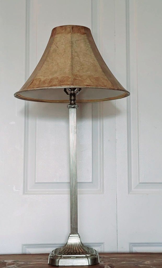 Beautiful, Metal Cast Vintage Table Lamp - GREAT DEAL!!!! NEEDS TO GO ASAP !!!!!!!