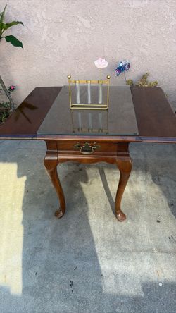Mesa de sala con vidrio