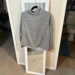 Women’s GreyUgg sweatsuit size M inseam 28