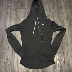 Shirt with sleeves  Under Armour