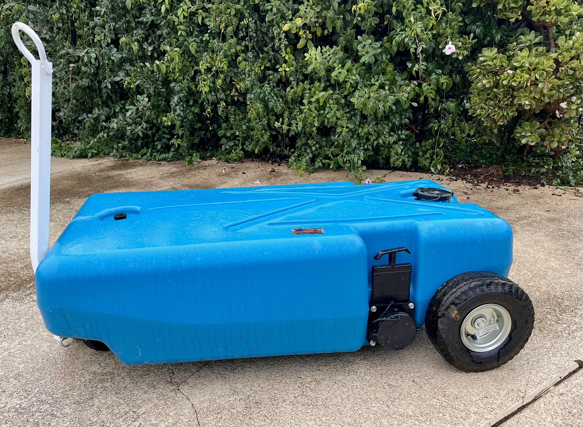 Barker 4-Wheeler Tote Tank- 42 Gallons Capacity