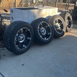 Rms 20 Inches Good Condition. The Tire Is 50%.