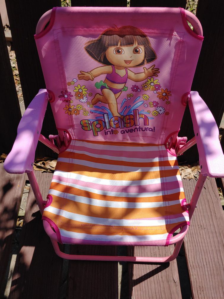 Dora fold up lawn chair