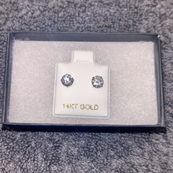 14K Solid Gold FL Diamond Stud Earrings 