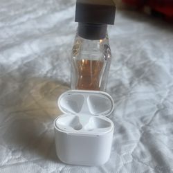 AirPods 2 Generation Case Perfect Conditions