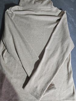 This item is an Alfani men's long-sleeve hooded sweater size medium