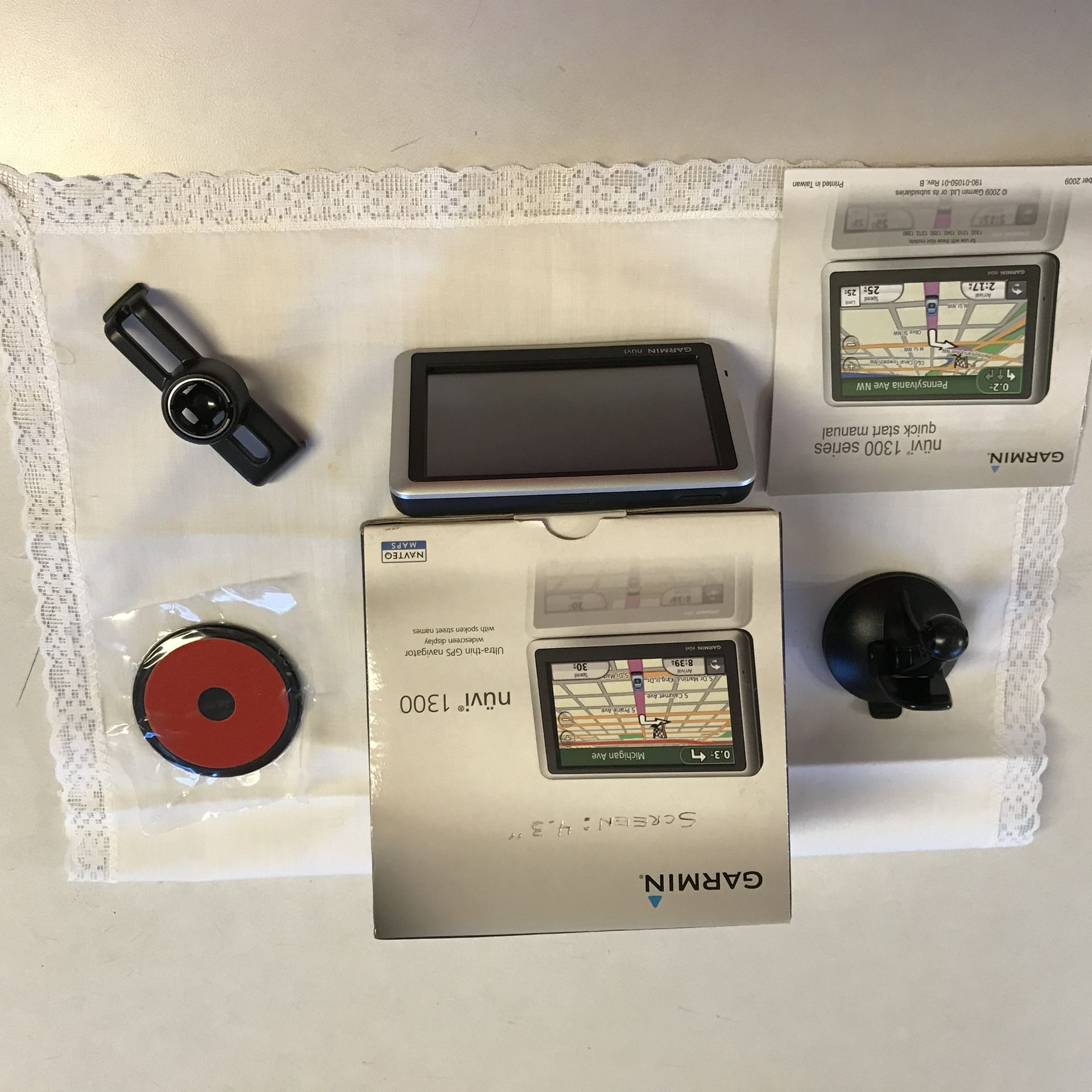 Garmin Nuvi 1300 Ultra-thin  GPS Navigator 