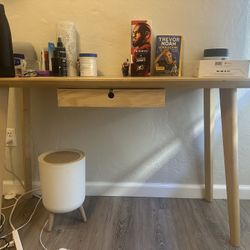 Lisabo IKEA Desk - In PERFECT condition