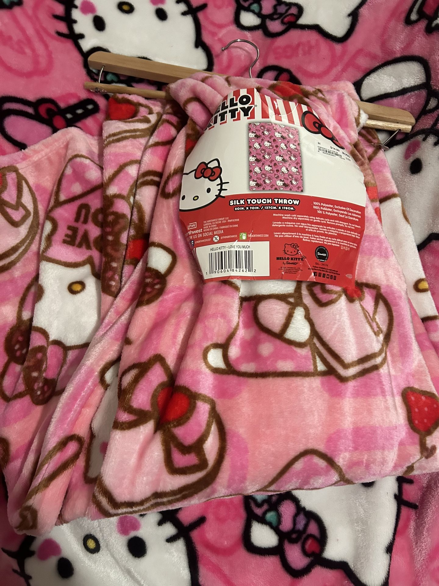 Hello Kitty Chocolate Blanket