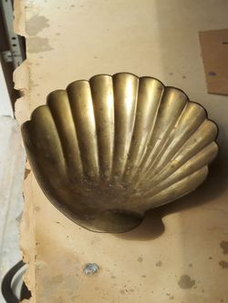 Vintage brass scallop seashell dish