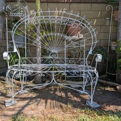 Mid Century White Wrought Iron Peacock Fan Back Patio / Garden Bench 