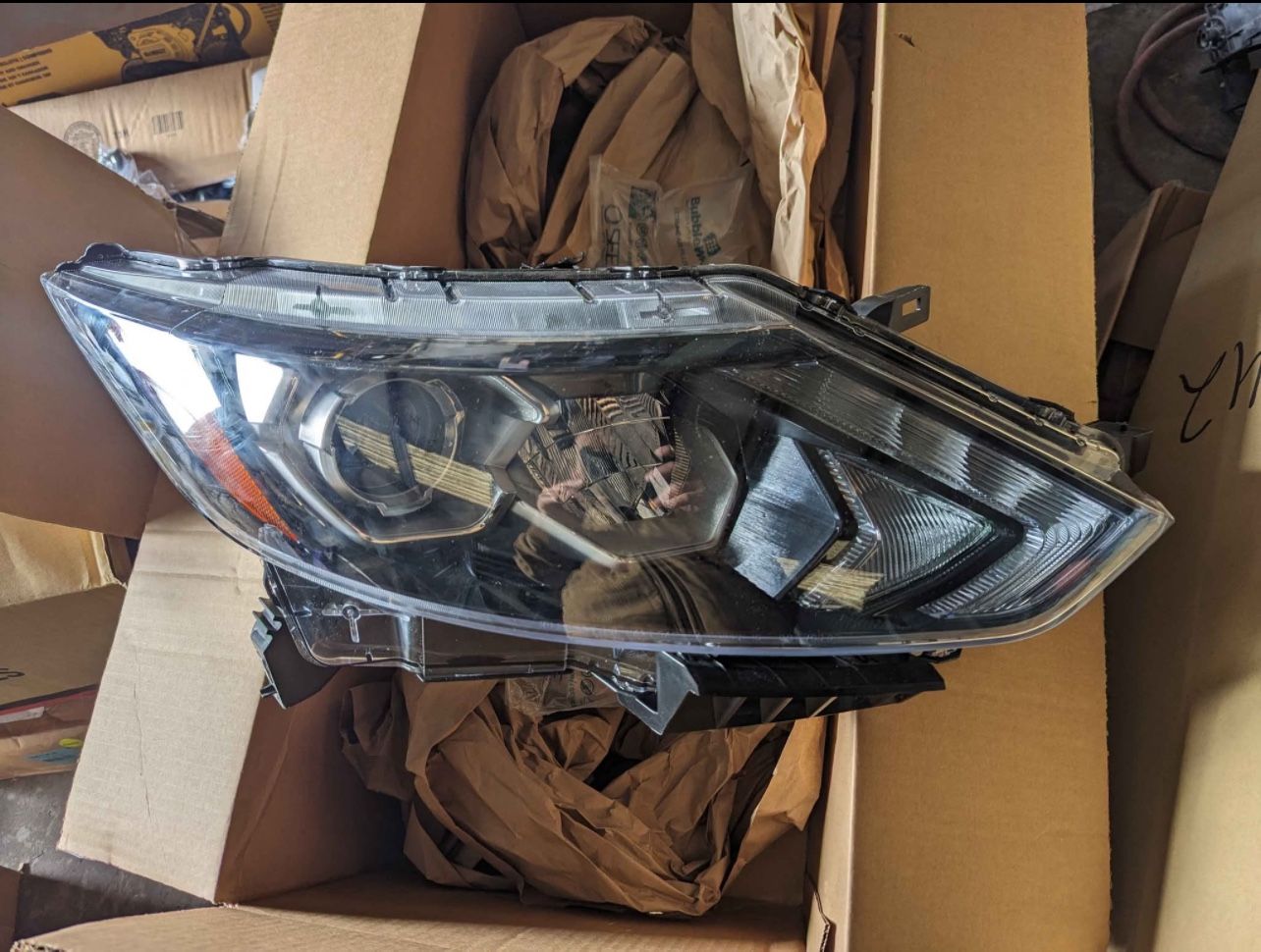 2017-2022 Nissan Rogue Sport Right Passenger Side Headlight