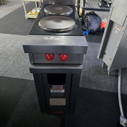 Vulcan EV12-2FP240 Expando 12" 480v 3 phase Electric op Range w/ 2 French Plates