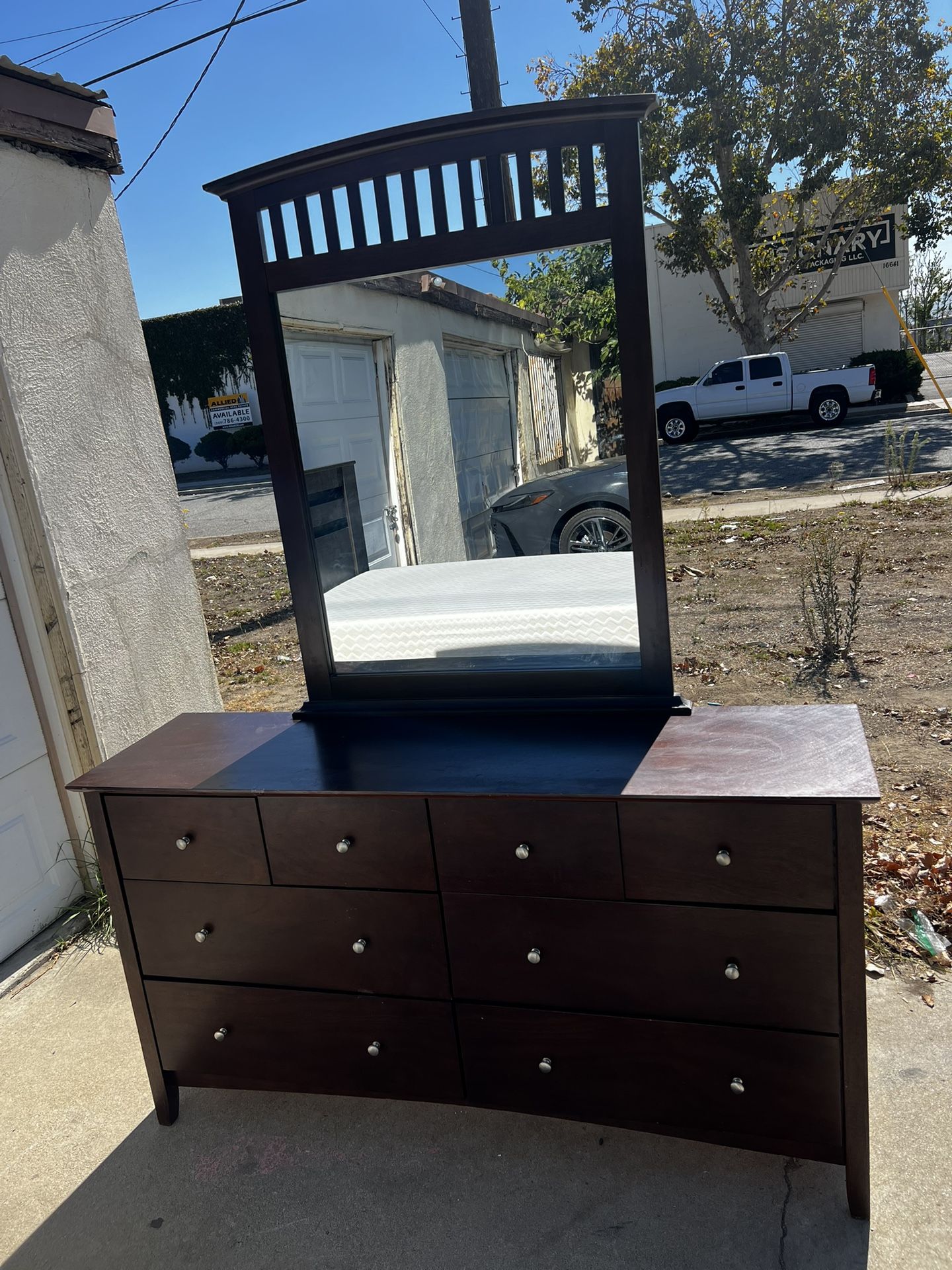Cherry brown 8 drawers dresser with mirror