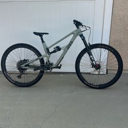 MTB INTENSE SIZE LARGE FOX 36 CARBON 
